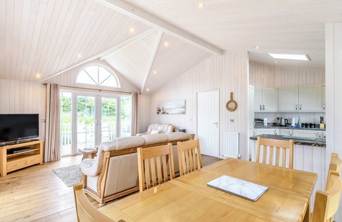 Hundall Cottage | 3 bedroom accommodation in Mercia Marina, Willington