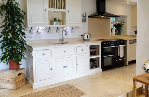 Llanrwst Cottage | 3 bedroom accommodation in Maenan, near Llanrwst