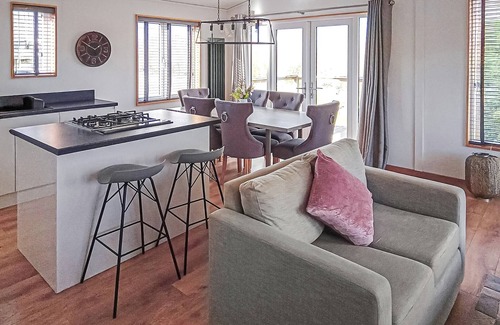 Newbury Ski Chalet | 3 bedroom accommodation in Newbury