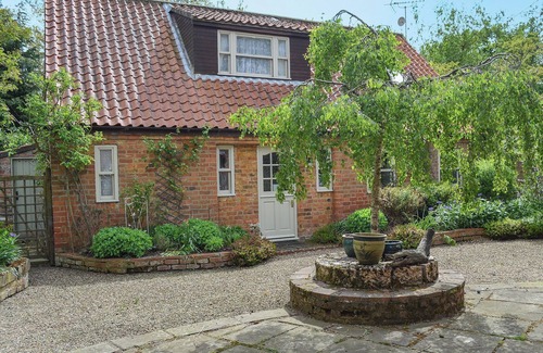 Storwood Cottage | 3 bedroom accommodation in Bielby, near York