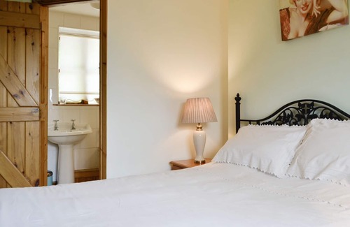 Mawr Cottage | 3 bedroom accommodation in Felindre, near Swansea