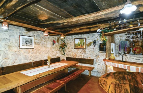 Crnomelj House | 3 bedroom accommodation in Crnomelj