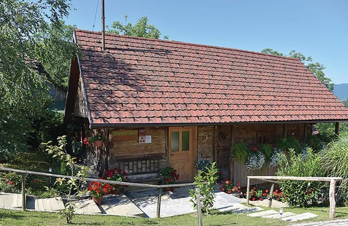 Crnomelj House | 3 bedroom accommodation in Crnomelj