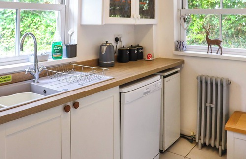 Angle Cottage | 3 bedroom accommodation in Angle