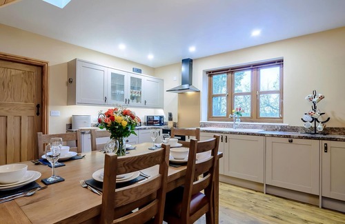 Arnold Cottage | 3 bedroom accommodation in Brandesburton, near Driffield