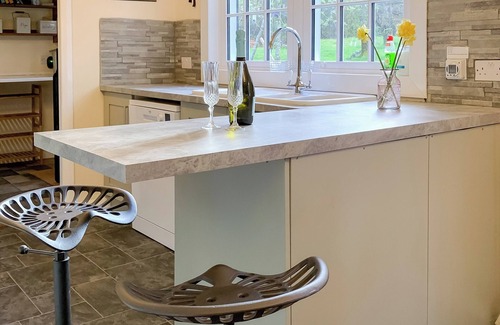 Comrie Cottage | 3 bedroom accommodation in Ross, near Crieff