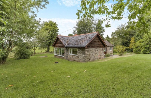 Kington Cottage | 3 bedroom accommodation in Kingswood, near Kington
