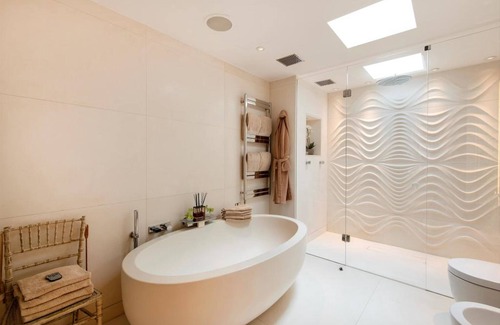 Gipsy Hill Apartment | 3 bedroom accommodation in London