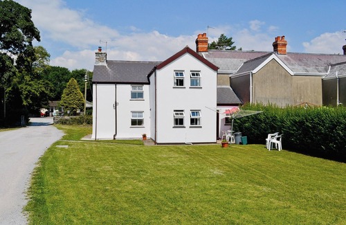 Bishopston Cottage | 3 bedroom accommodation in Murton, near Swansea