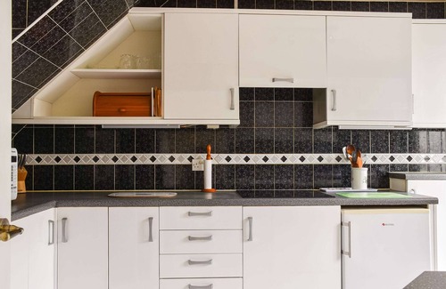 Bridgend Cottage | 3 bedroom accommodation in Treoes