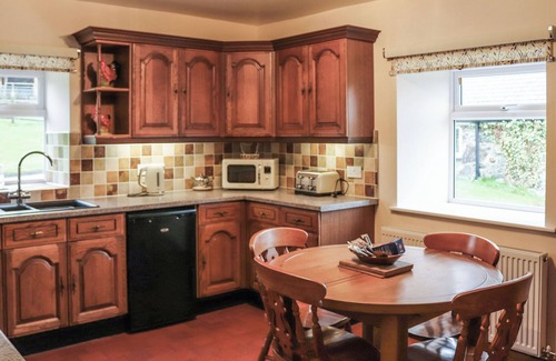 Bala Cottage | 3 bedroom accommodation in Parc, near Bala