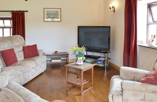 Dinas Cottage | 3 bedroom accommodation in Bontnewydd, near Caernarfon