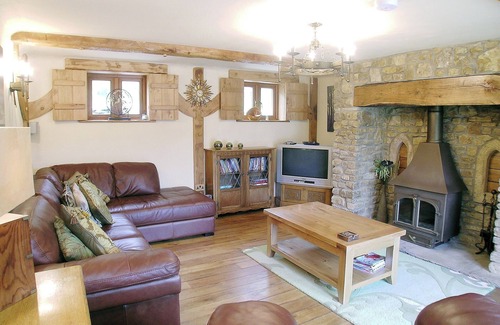 Neath Cottage | 3 bedroom accommodation in Crynant, near Neath