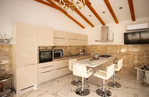 Kastelir House | 3 bedroom accommodation in Porec