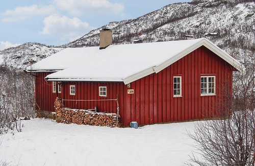 Hol House | 3 bedroom accommodation in Hovet