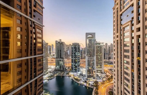 Jumeirah Lake Towers Apartment | 3 Bedroom Lake View Apartment
