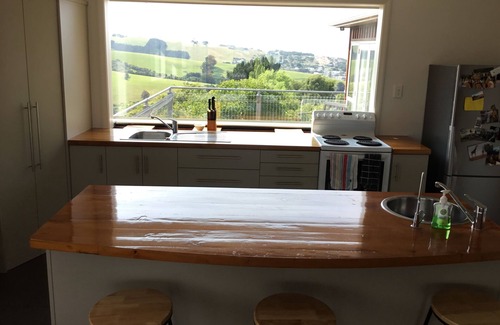 Dunedin House | 3 bedroom -all day sun overlooking Tomahawk beach