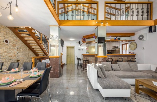 Smoljanci House | 3 bedroom amazing home in Smoljanci