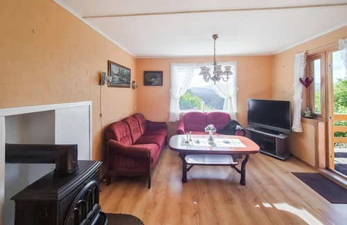 Vinnes House | 3 bedroom amazing home in Reksteren