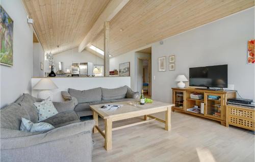 Næsby Strand House | 3 Bedroom Amazing Home In Nakskov