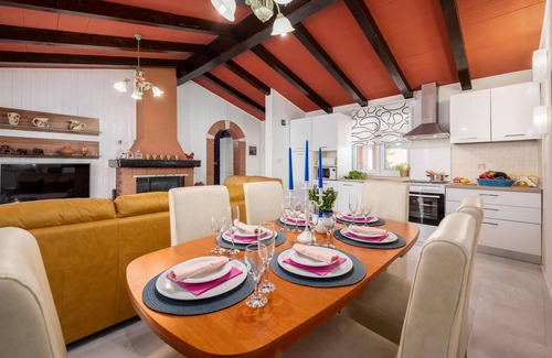 Vizinada House | 3 bedroom amazing home in Vizinada