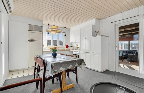Give House | 3 bedroom amazing home in Give