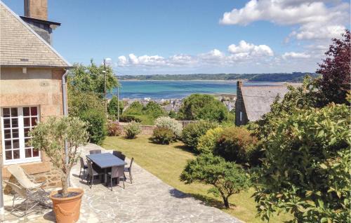 Sorgues House | 3 Bedroom Amazing Home In Sorgues