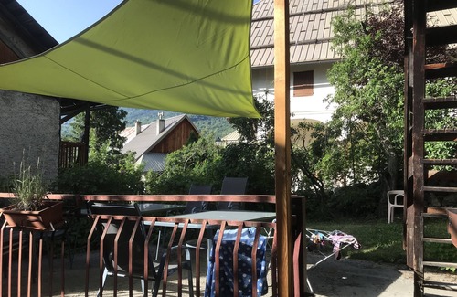 Vallouise-Pelvoux Apartment | 3 bedroom apartment in Vallouise in an old stable