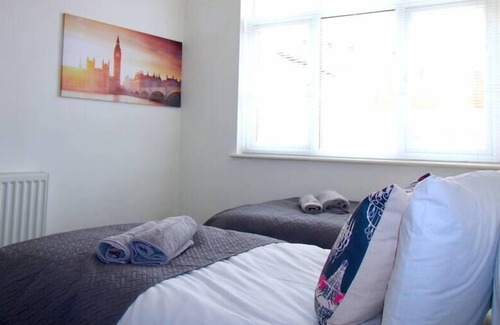 Newport Pagnell Apartment | 3-Bedroom Apartment in Newport Pagnell Town Centre