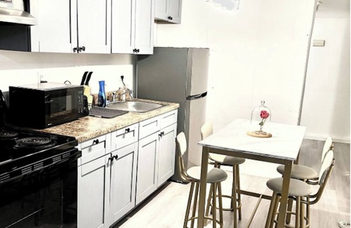 South Side Apartment | 3-bedroom apartment