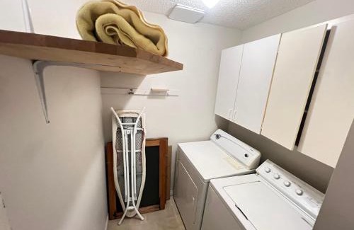 Mill Lake Apartment | 3 Bedroom Apartment - 5 Beds