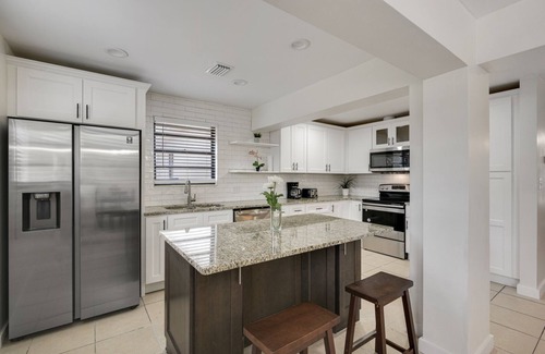 Cocoa Apartment | 3 bedroom Apartment Home Bungalow. Entire home in Cocoa, Florida