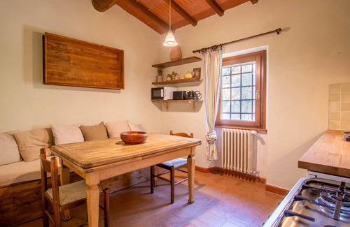 Bivio Pozzo House | 3 bedroom apartment in Tuscan countryside house with private pool