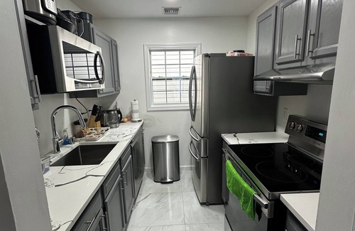 Weequahic Apartment | 3-bedroom apartment in delightful Newark with AC, WiFi