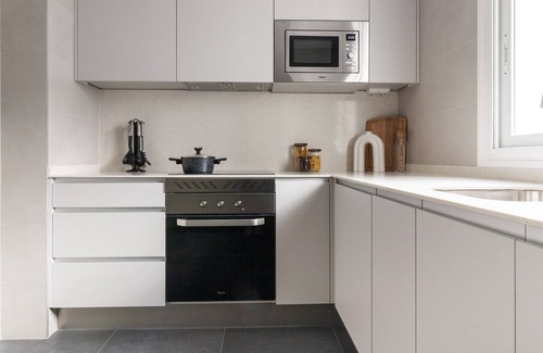 Nueva Espana Apartment | 3 bedroom apartment in La Castellana Sharing Co.
