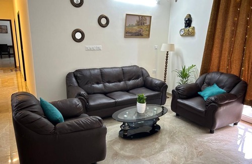 Vadanemelli House | 3-bedroom apartment in delightful Kanathur with AC, and spacious living area.