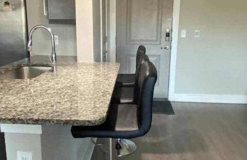 Klein Apartment | 3-bedroom apartment in tranquil Spring with fitness room, AC. Enjoy