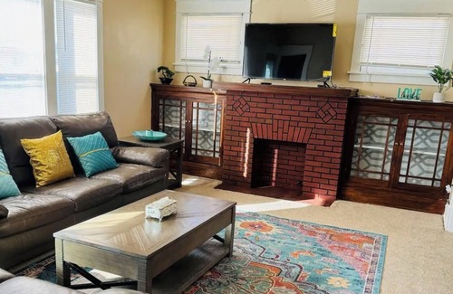 Buffalo Apartment | 3-bedroom apartment in enchanting Buffalo