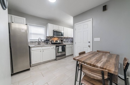 Cranston Apartment | 3 bedroom apartment in Cranston, RI