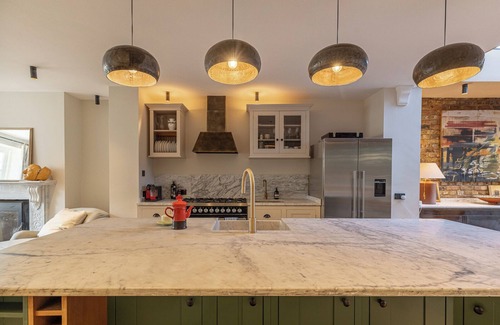 Haverstock Apartment | 3 Bedroom Apartment near Primrose Hill and Hampstead Heath