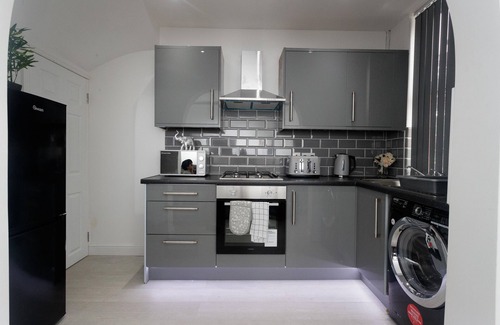 Harehills Apartment | 3 bedroom Apartment near St James Hospital-Leeds