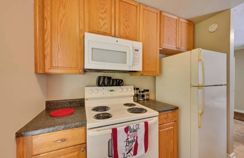San Carlos Apartment | 3-Bedroom Apartment Sleeps 9 w/Pool Access