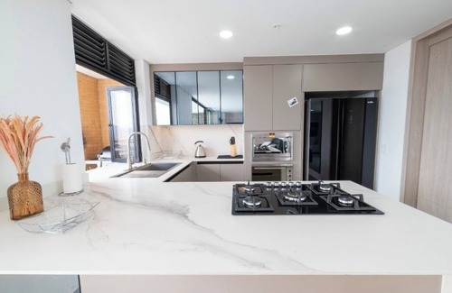 Laureles - Estadio Apartment | 3-bedroom apartment with view, jacuzzi and AC, Laureles, Medellín.