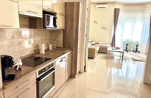 Ujlipotvaros Apartment | 3-bedroom apartment with WiFi, AC in amazing Budapest with panoramic river view