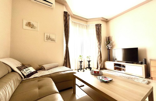 Ujlipotvaros Apartment | 3-bedroom apartment with WiFi, AC in amazing Budapest with panoramic river view