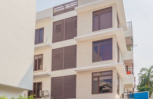 Mylapore Tiruvallikk Apartment | 3 Bedroom Apartment with Family house