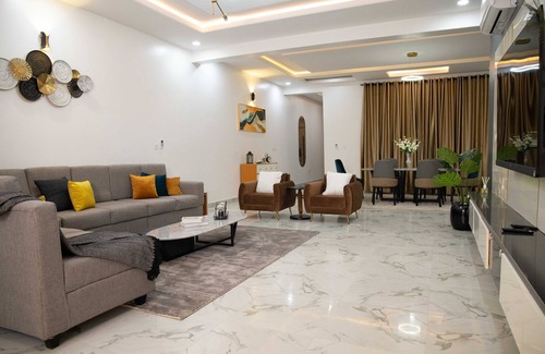 Ofin Apartment | 3 Bedroom Apartment with SuperFast Internet and 24x7 Power & Private Security