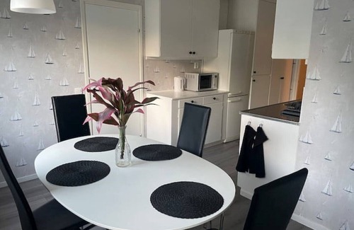 Vasteras Apartment | 3 bedroom app/2.8 km from city center