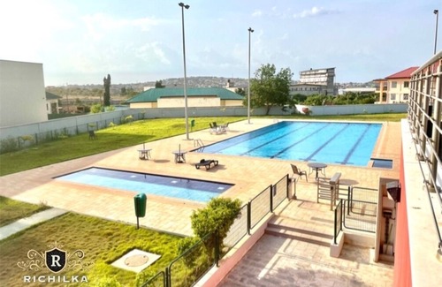 Accra Apartment | 3 bedroom Apt cityview with swimming pool and 24hr security