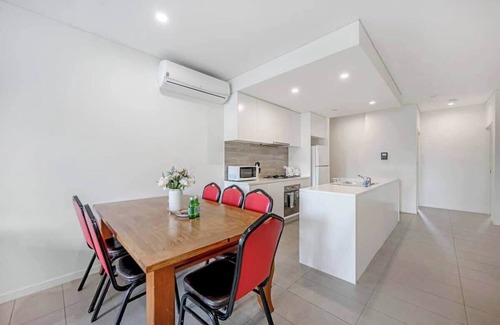 Homebush Apartment | 3 bedroom apt close to Sydney Olympic park